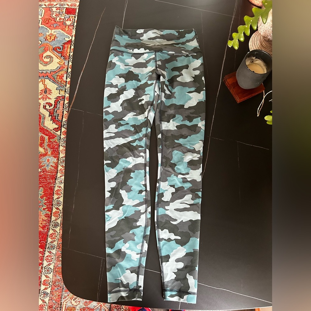 Wonder Under Train size 6 leggings